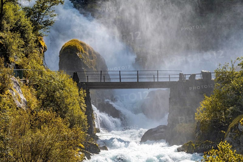 River Briksdalselva