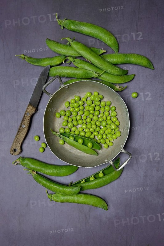 Green peas in pod