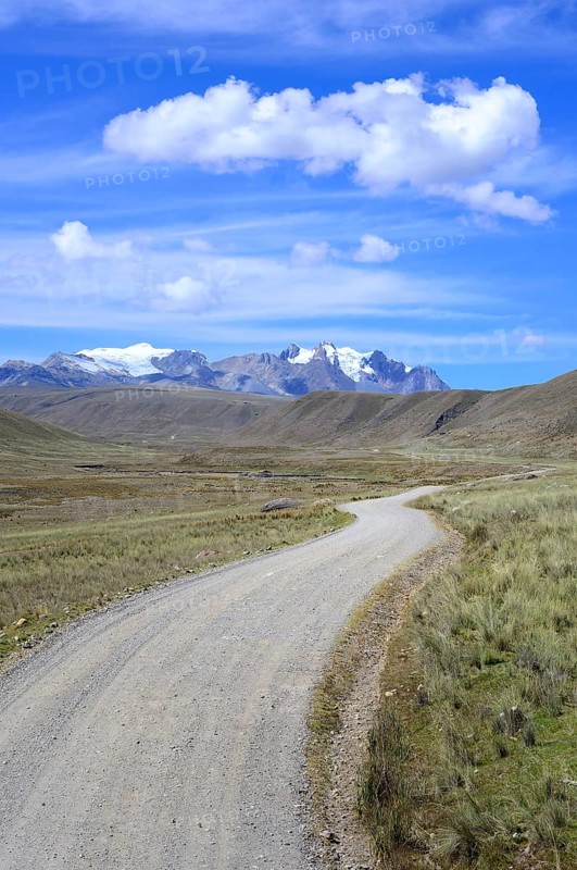Gravel road Carretera a Pastoruri