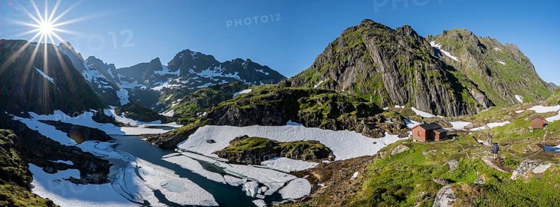 Lake Isvatnet with ice