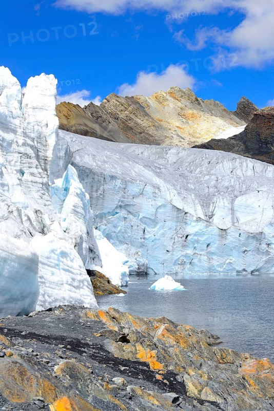 Break-off edge of the Pastoruri glacier