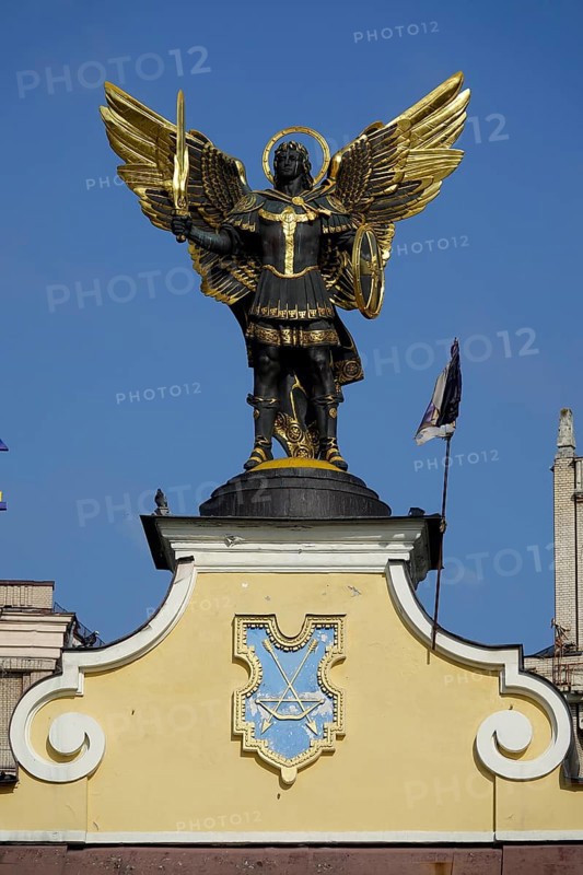 Lyadsky Gate with the bronze sculpture Archangel Michael
