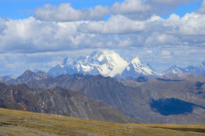 Landscape at 4800 MueM with view to the Cordillera Huayhuash