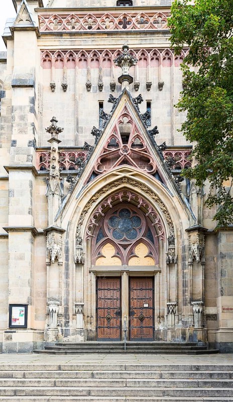 Neo-Gothic west portal of the Thomaskirche Leipzig