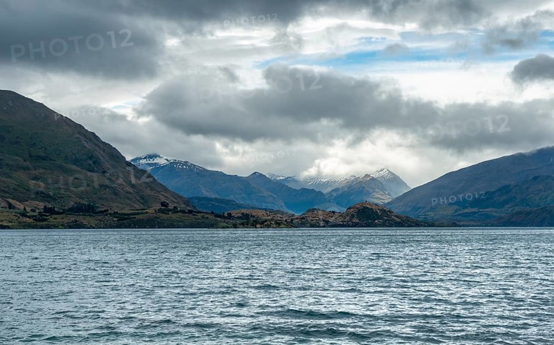 View over Lake Wakatipu from Queenstown