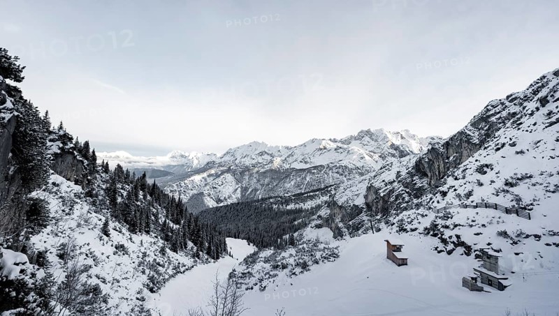 View over snowy valley towards Reintal