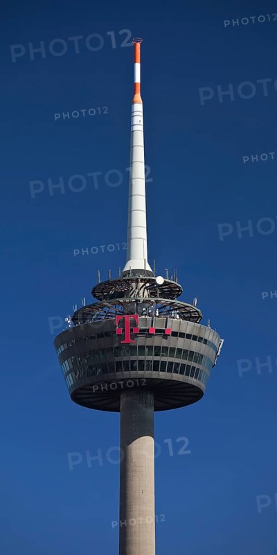 Tower cage and antenna support of the Colonius telecommunications tower