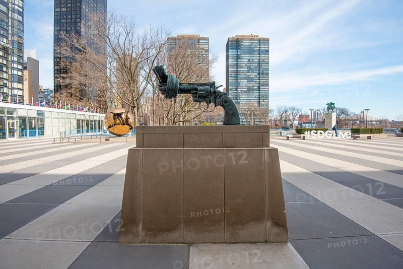 Non-Violence Sculpture