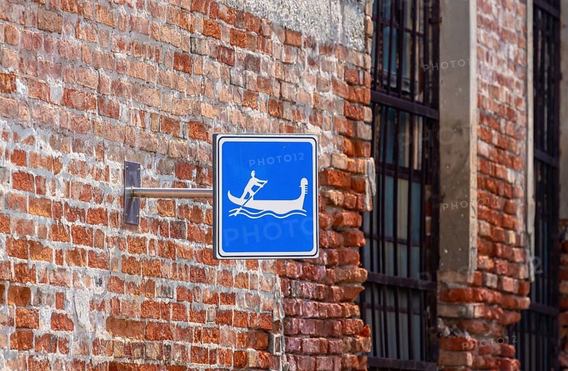 Attention gondolas