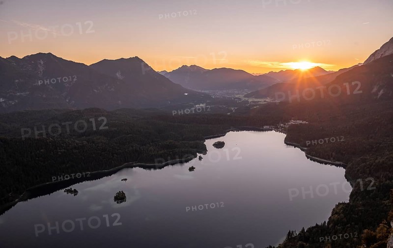 Eibsee lake at sunrise