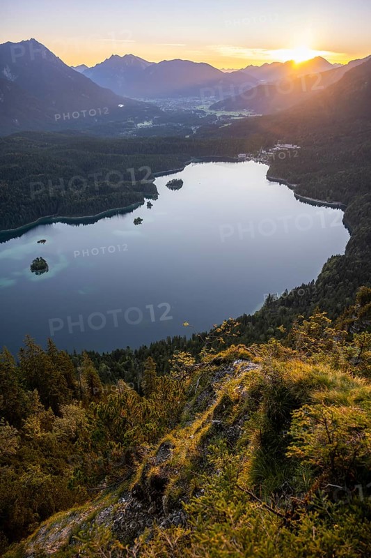 Eibsee lake at sunrise