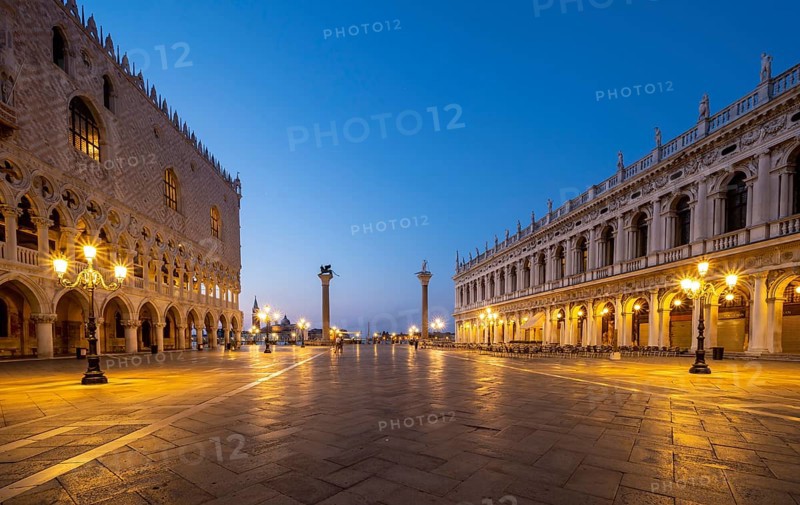 Doge's Palace at morning mood