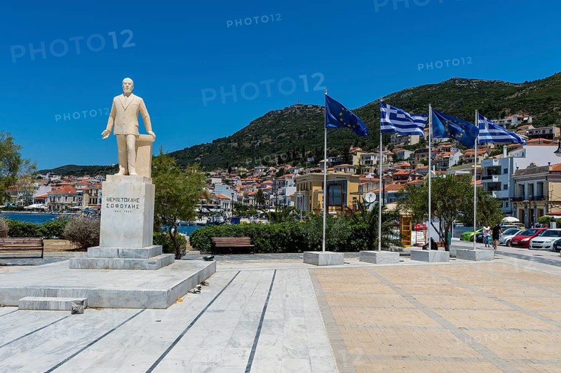 Statue in Samos town