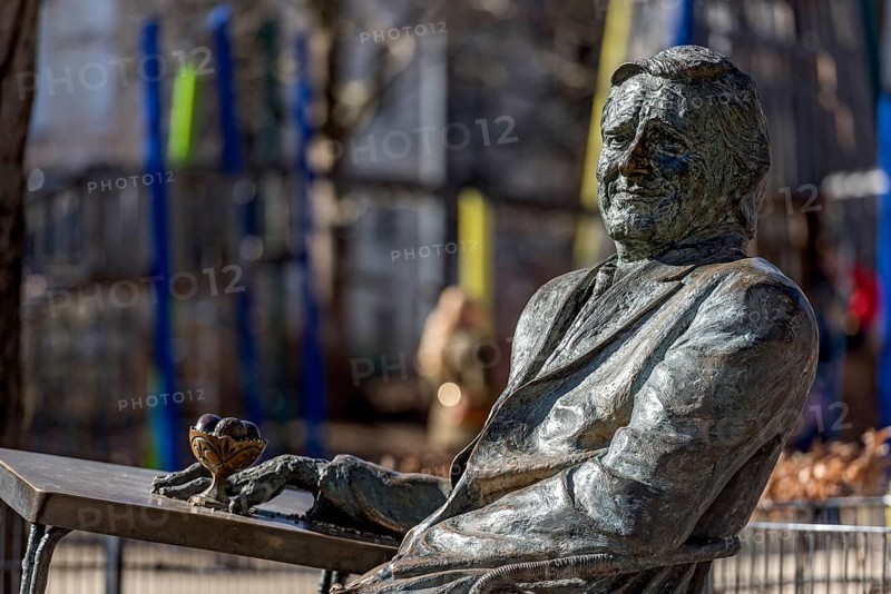 Monument to actor Helmut fisherman as Monaco Franze