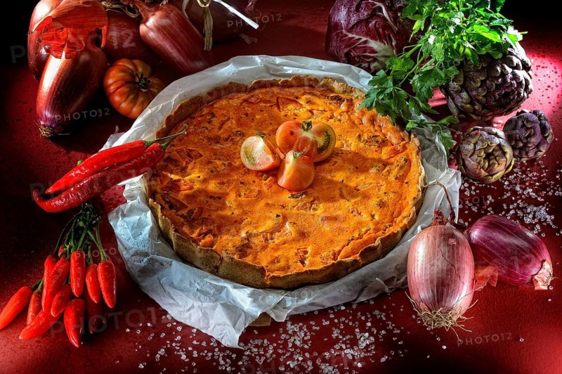 Quiche with tomatoes