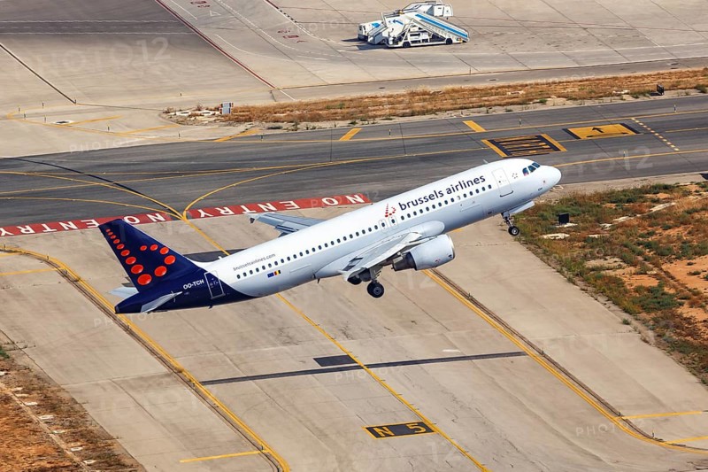 A Brussels Airlines Airbus A320 with the registration OO-TCH takes off from Palma de Majorca Airport