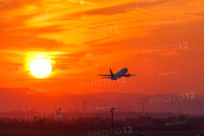 An Air Baltic Boeing 737 takes off from Vienna Airport
