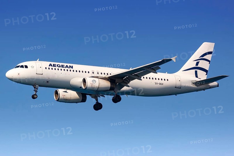 An Airbus A320 aircraft of Aegean Airlines with registration number SX-DGX lands at Heraklion airport