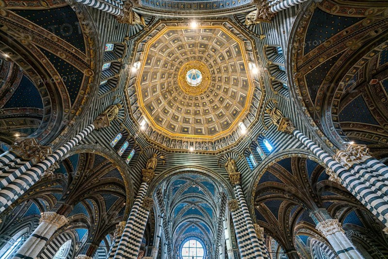 Transept with false dome