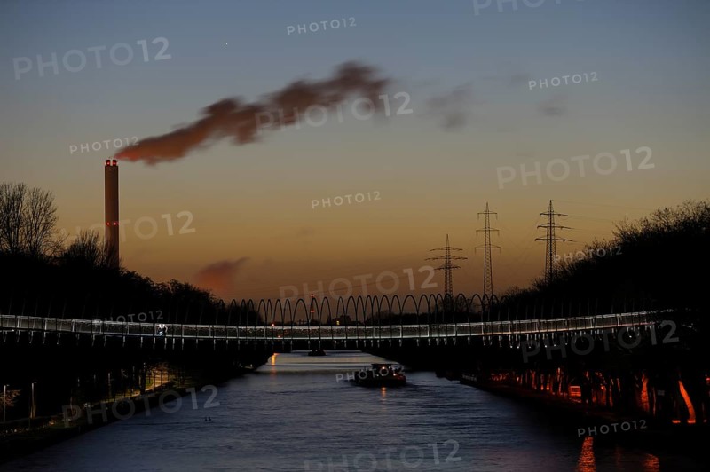 Rhine-Herne-Canal with illuminated Rehberger bridge