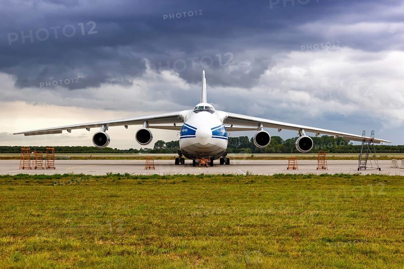 A Volga-Dnepr Antonov An-124-100 at Leipzig/Halle Airport