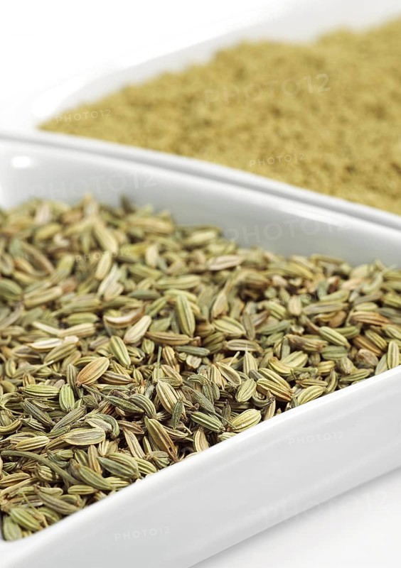 Powder and fennel seeds