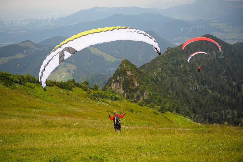 Paraglider on the Hochfelln