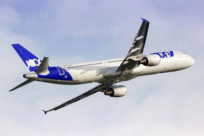 A Joon Airbus A321 with the registration F-GTAJ takes off from Barcelona Airport
