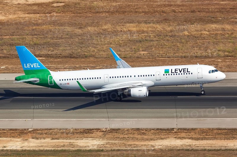 A Level Airbus A321 with the registration OE-LCR takes off from the airport in Palma de Majorca