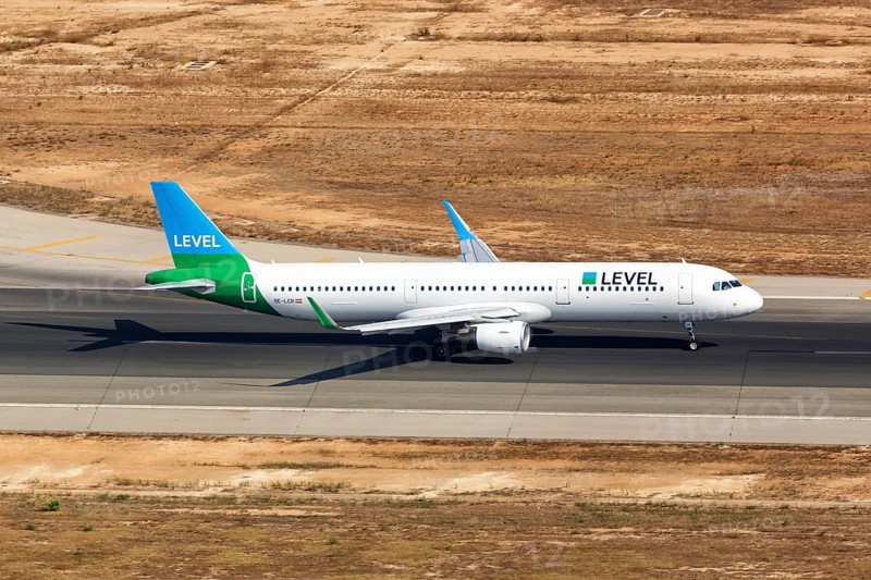 A Level Airbus A321 with the registration OE-LCR takes off from Palma de Majorca Airport