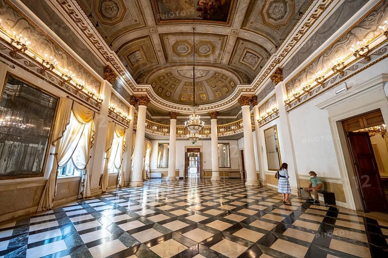 Magnificent entrance hall