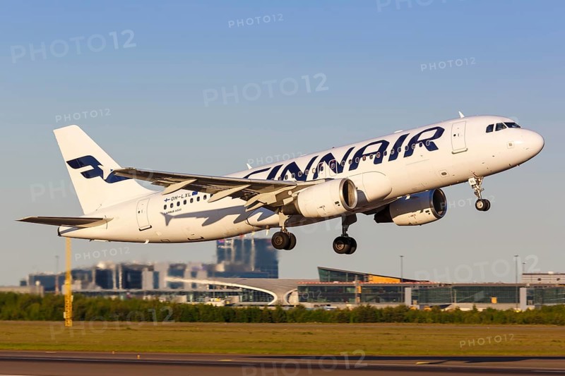 A Finnair Airbus A320 with the registration OH-LXL takes off from Helsinki Airport