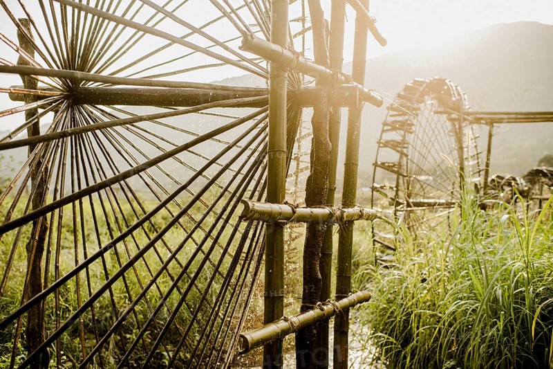 Irrigation of the rice terraces in Pu Luong