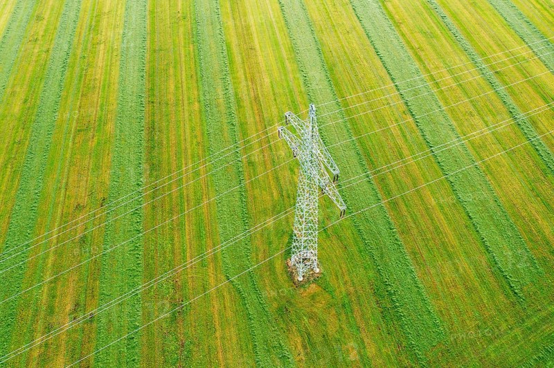High voltage pylon