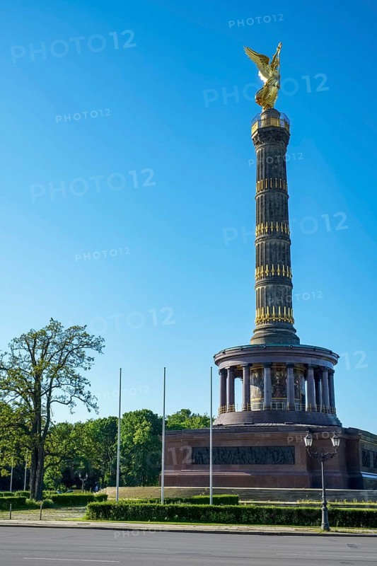 Victory Column at the Great Star