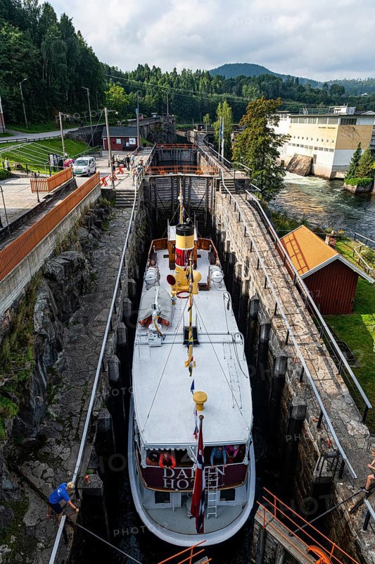 Tourist boat in the Ulefoss locks
