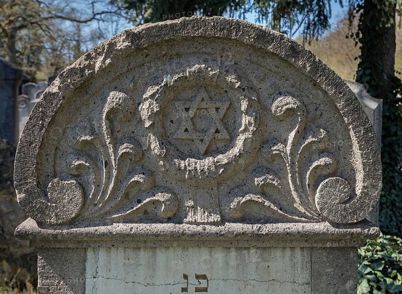 Relief with wreath and Star of David on a Jewish gravestone