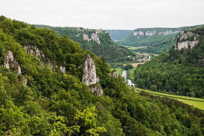 View from the Eichfelsen to Werenwag Castle