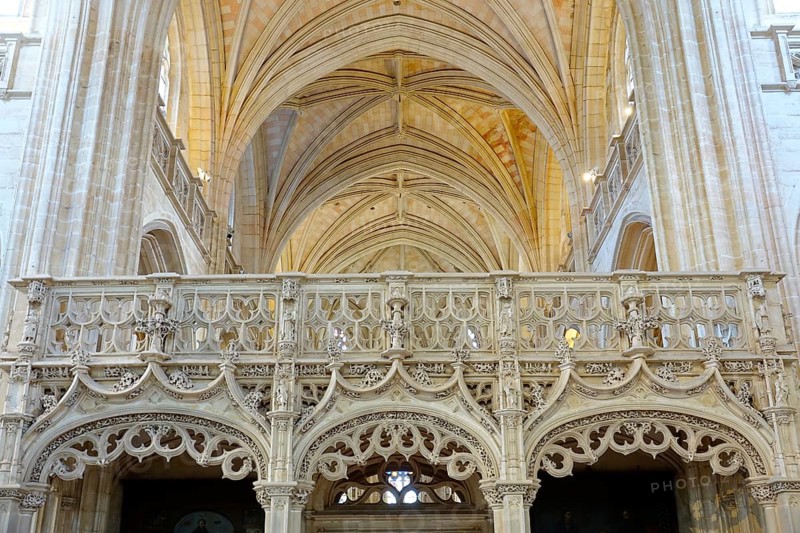 Rood screen and nave