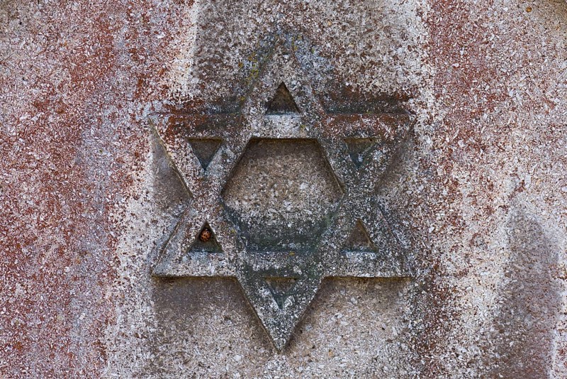 Star of David on a gravestone