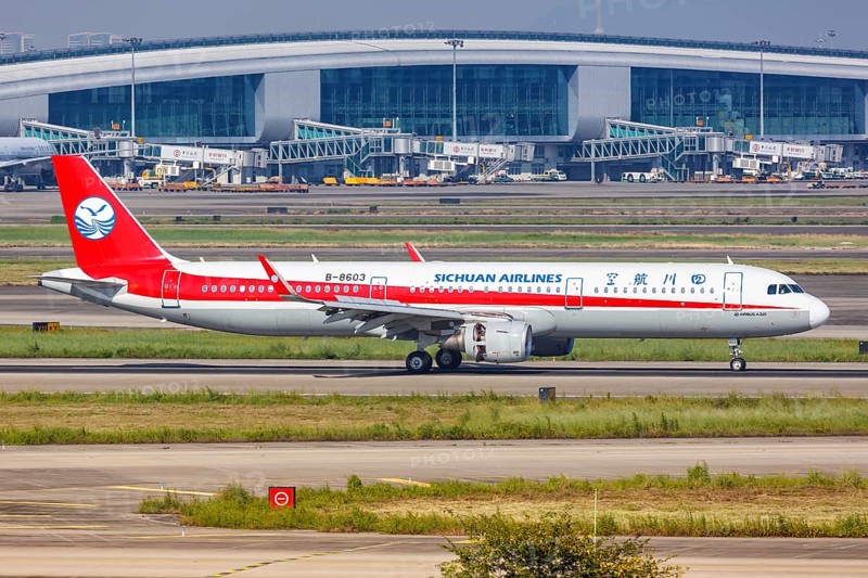 An Airbus A321 aircraft of China Southern Airlines with registration number B-8603 at Guangzhou Baiyun Airport