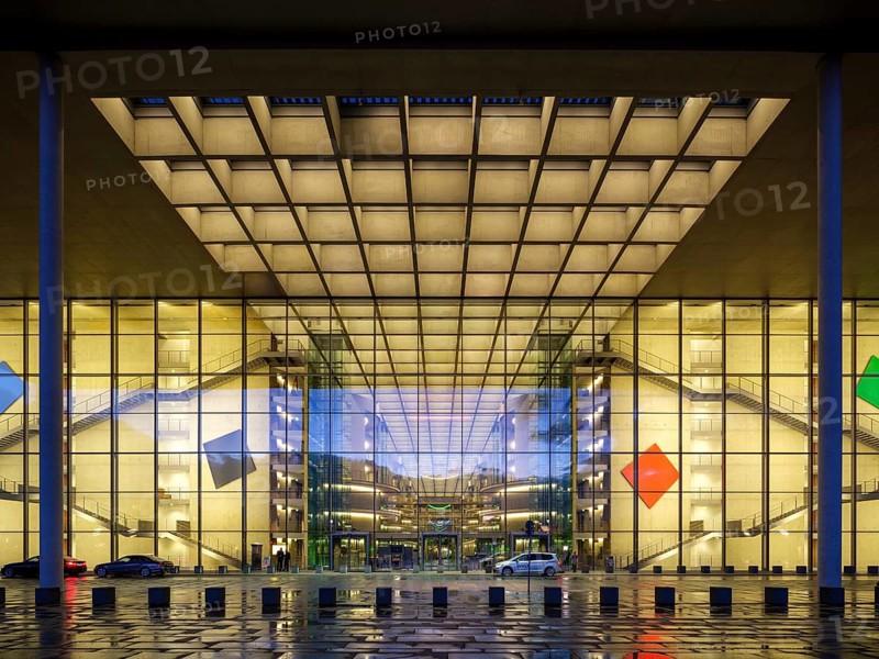 Paul-Loebe-Haus west side entrance lobby