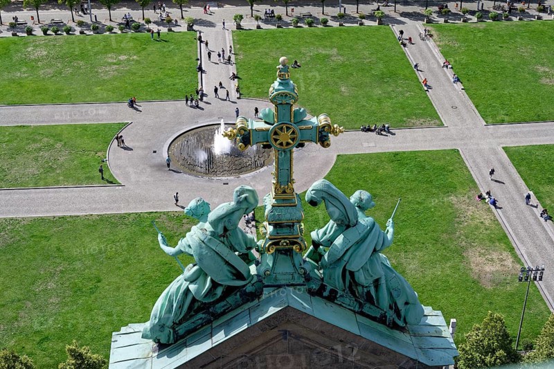 Cross at the Berlin Cathedral