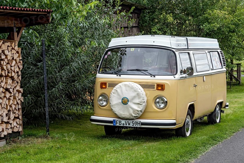 Oldtimer Volkswagen type 2 as camping bus