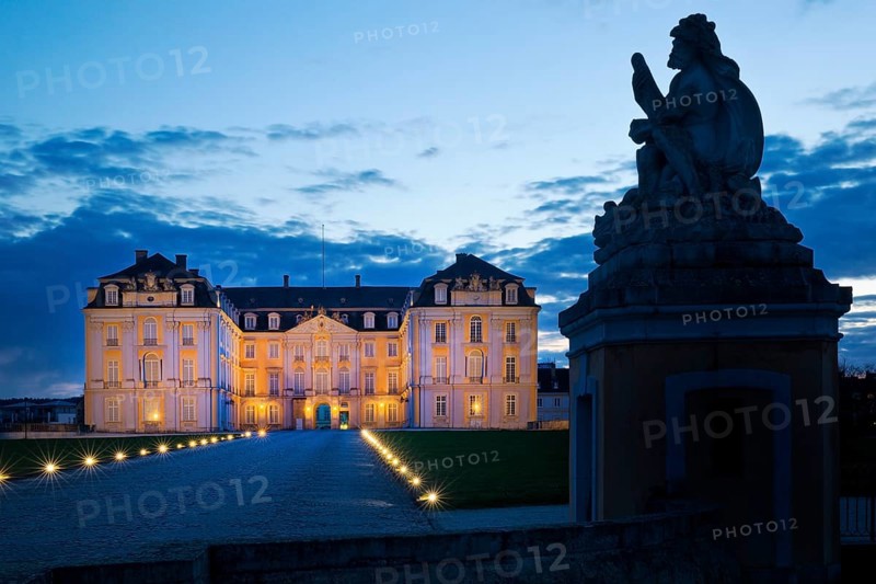 Augustusburg Castle in the evening