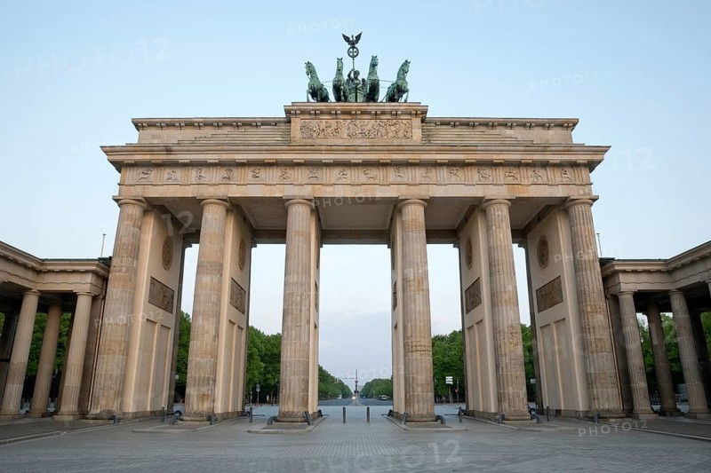 Brandenburg Gate early morning