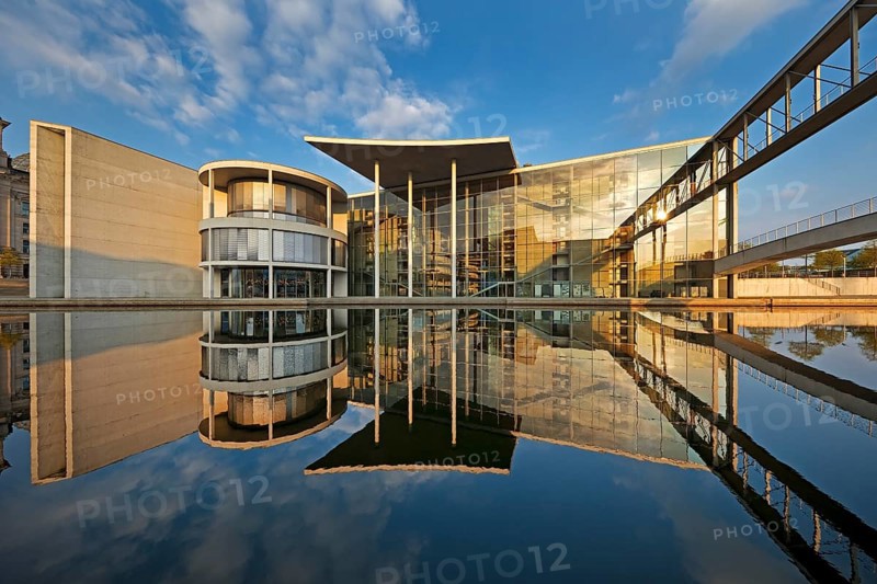 Paul-Loebe-Haus and Spree in the morning light