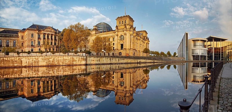 Panorama Reichstag with Paul-Loebe-Haus and Spree in morning light