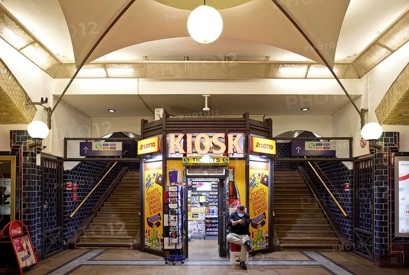 Kiosk at Hackescher Markt S-Bahn station