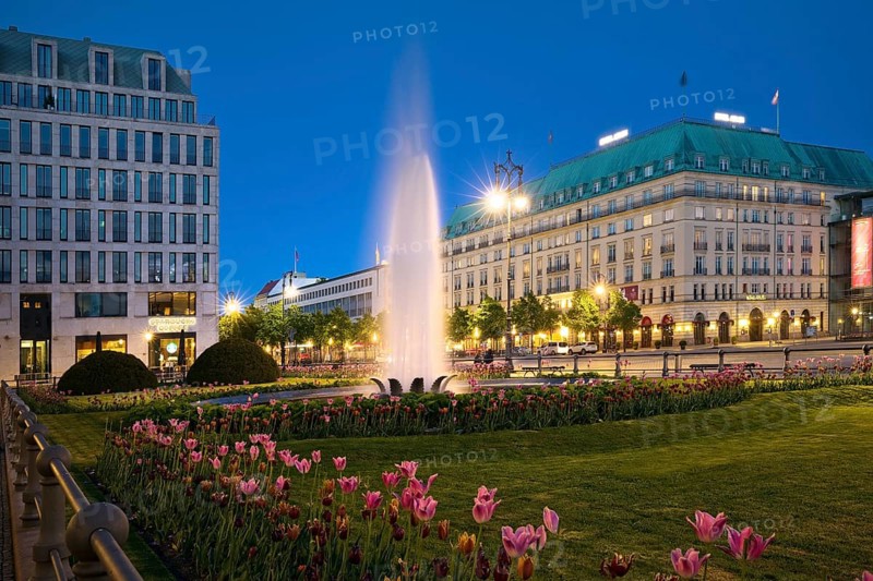 Pariser Platz with fountain and Hotel Adlon Kempinski in the evening